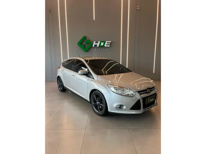 Ford Focus Sedan SE 2.0 16V PowerShift (Aut)
