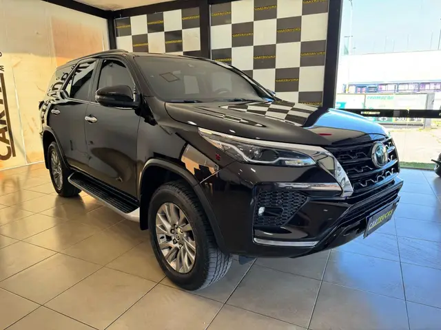 Carro Toyota Hilux SW4 2024 SRX Plat. 4x4 2.8 TB Diesel Automatico.