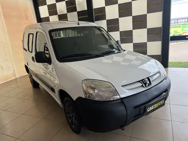 Carro Peugeot Partner 2017 Furgão 1.6 16V (Flex)