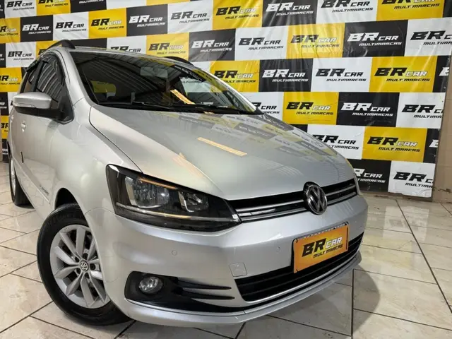 Carro Volkswagen SpaceFox 2015 1.6 VHT Comfortline I-Motion (Flex)