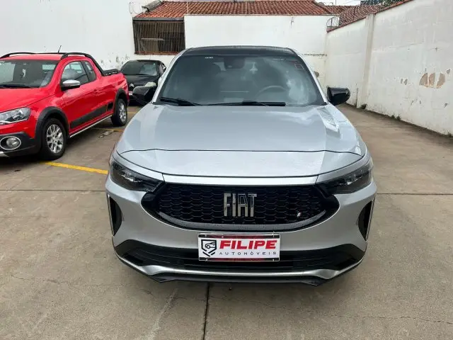 Carro Fiat Fastback 2024 Limited Edition Powered by Abarth