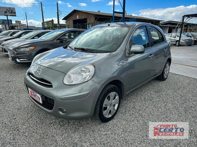 Nissan March 1.0 16V S (Flex)