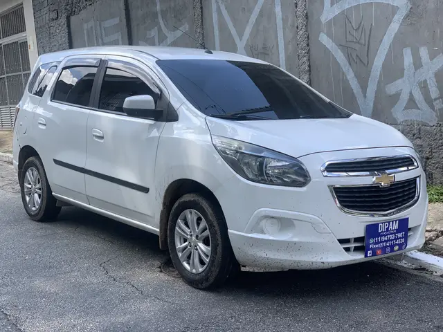 Carro Chevrolet Spin 2017 LT 5S 1.8 (Flex)