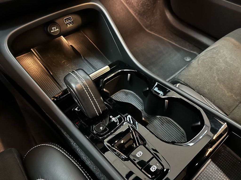 XC40 1.5 T5 Hybrid R-Design AWD