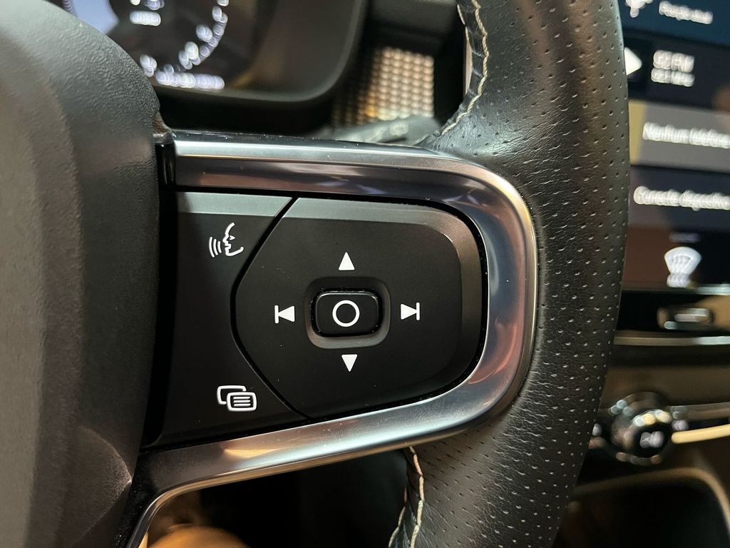 XC40 1.5 T5 Hybrid R-Design AWD