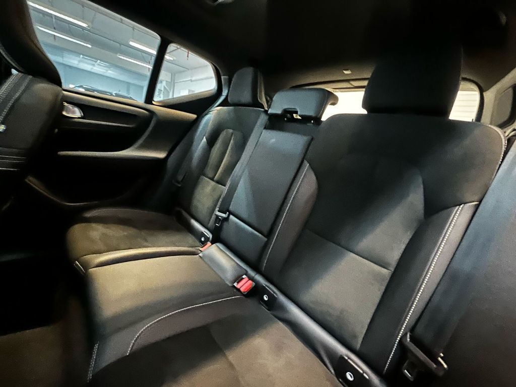 XC40 1.5 T5 Hybrid R-Design AWD
