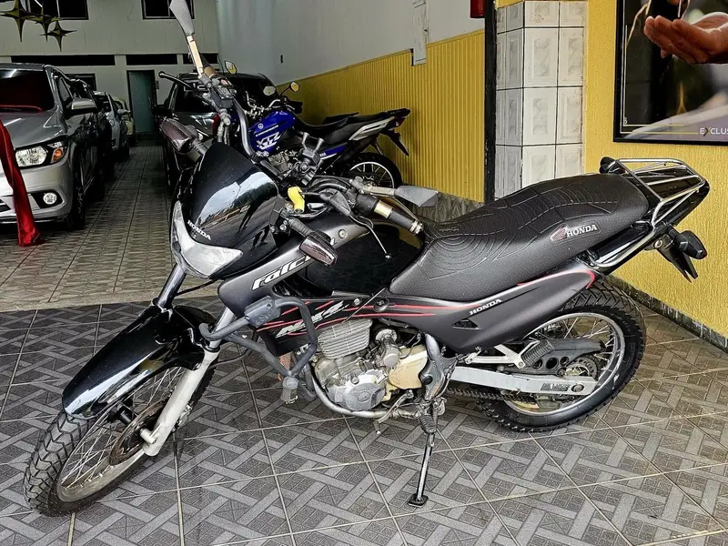 Honda NX 4 Falcon 400