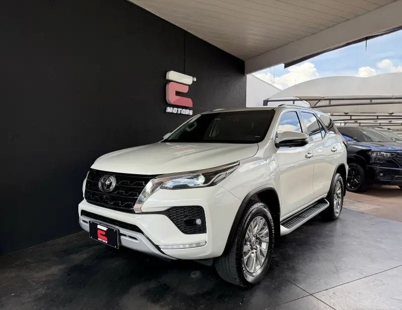 Toyota SW4 SRX 2.8 turbodiesel 5L 4x4 (Aut)