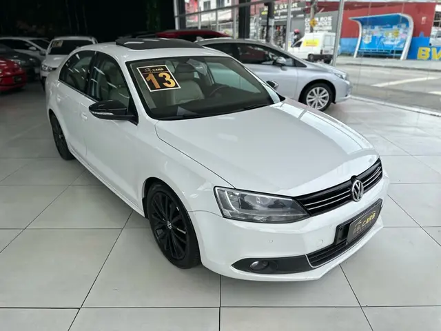 Carro Volkswagen Jetta 2013 2.0 TSI Highline DSG