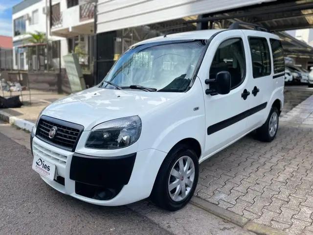 Carro Fiat Doblò 2021 Essence 1.8 16V (Flex)