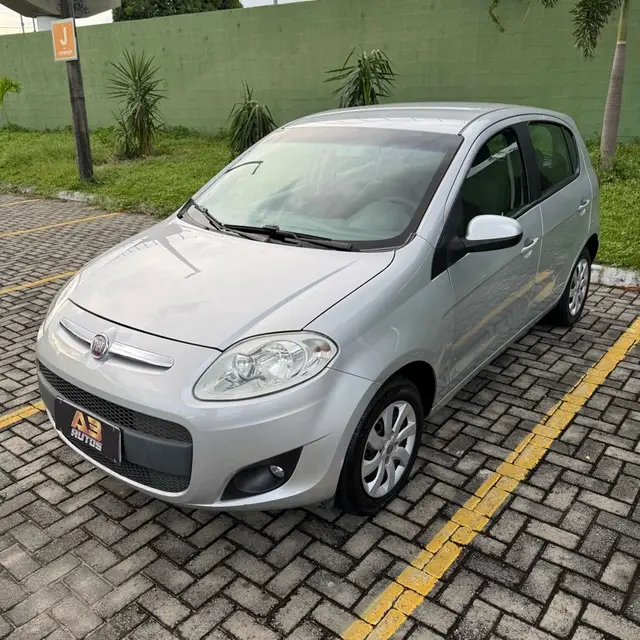 Carro Fiat Palio 2014 Attractive 1.0 8V (Flex)