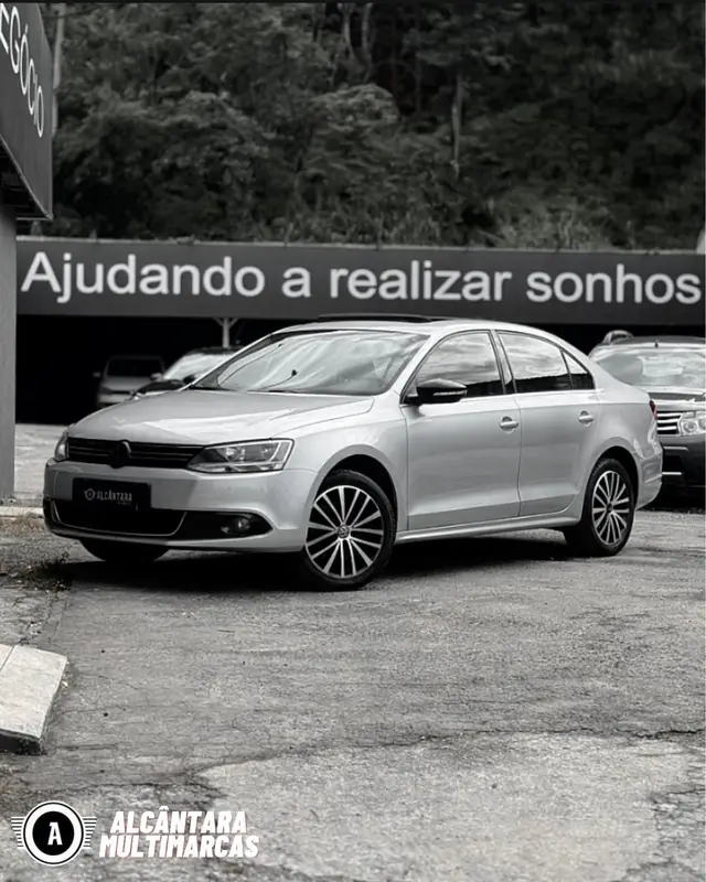 Carro Volkswagen Jetta 2012 2.0 Comfortline Tiptronic (Flex)