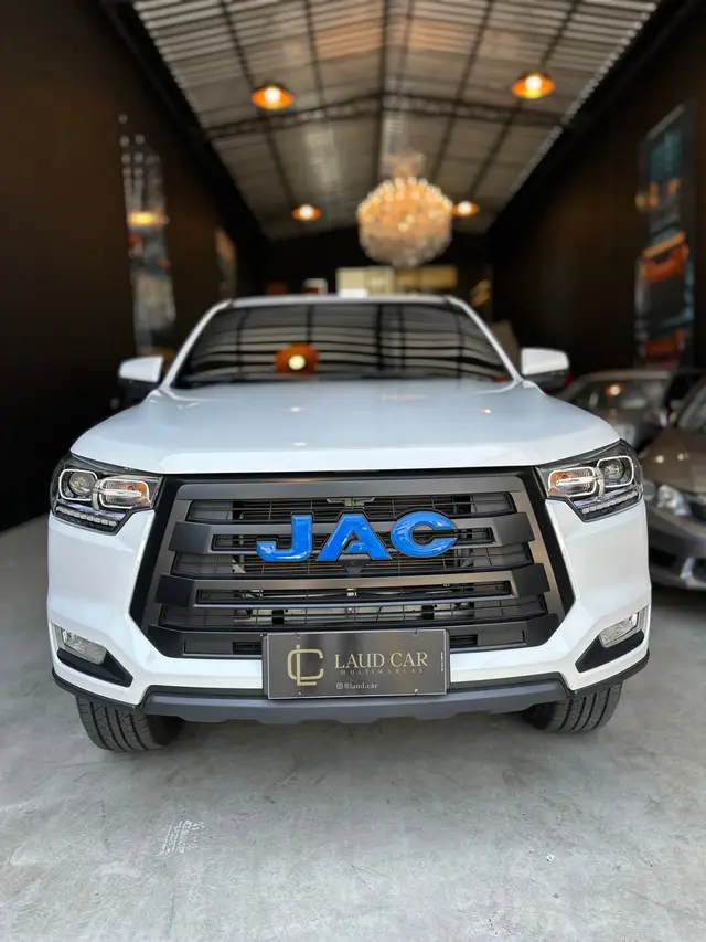 Carro JAC iEV330P 2023 CD