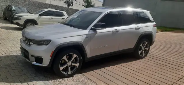 Carro Jeep Grand Cherokee 2023 4XE 2.0 T. Aut. (Híbrido)