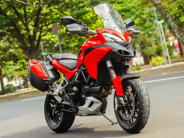 Carro Ducati Multistrada 2015 1200