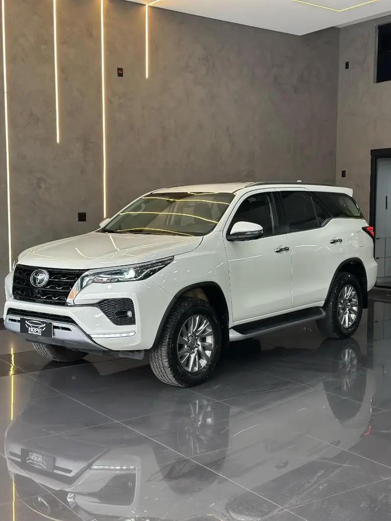 Toyota SW4 SRX 2.8 turbodiesel 5L 4x4 (Aut)
