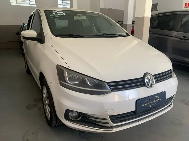 Carro Volkswagen Fox 2015 1.0 TEC Comfortline (Flex)