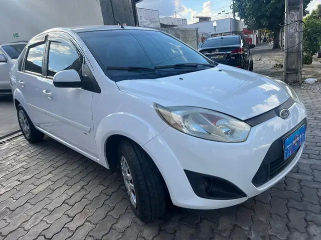 Carro Ford New Fiesta Sedan 2014 1.6 SE (Flex)