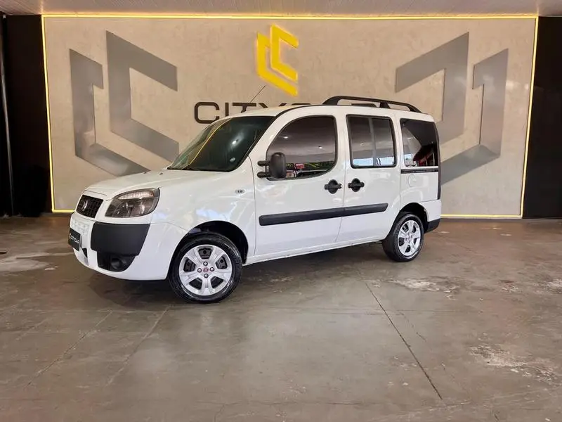 Fiat Doblò Essence 1.8 16V (Flex)