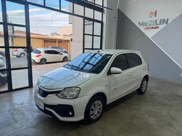 Carro Toyota Etios 2018 XS 1.5 (Aut) (Flex)