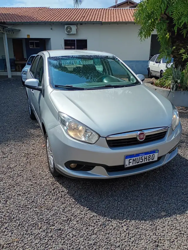 Carro Fiat Grand Siena 2014 Evo Attractive 1.4 8V (Flex)