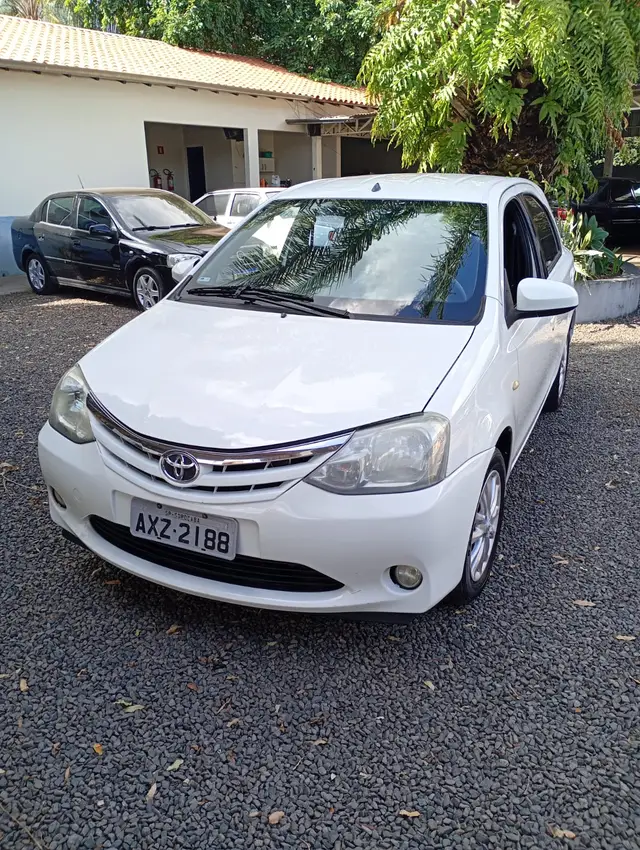 Carro Toyota Etios 2014 XLS 1.5 (Flex)