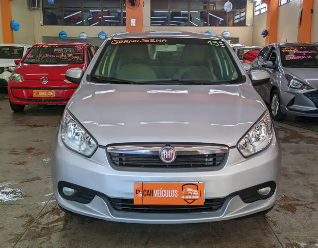 Carro Fiat Grand Siena 2013 Essence 1.6 16V (Flex)