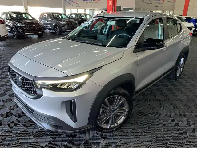 Carro Fiat Fastback 2025 Turbo 200