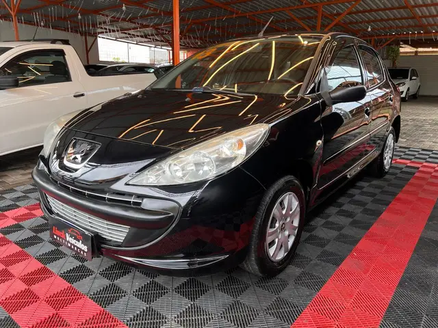 Carro Peugeot 207 2013 Hatch XR 1.4 8V (flex) 2p