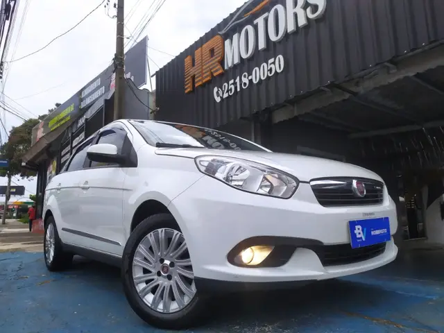Carro Fiat Grand Siena 2015 ESSENCE ITALIA 1.6 Flex 16V