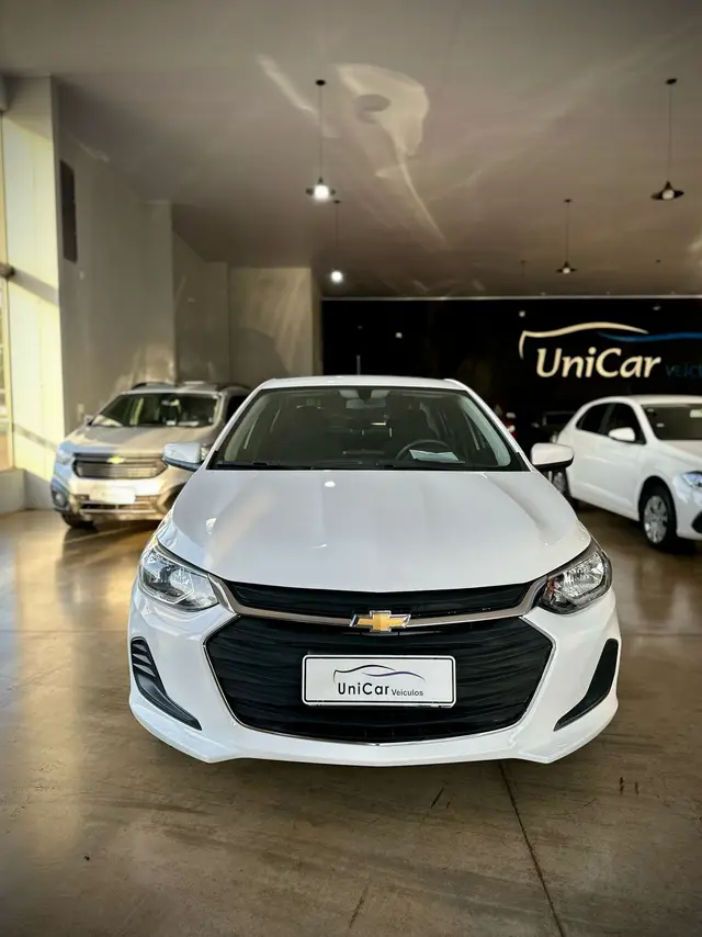 Carro Chevrolet Onix Plus 2023 LT 1.0