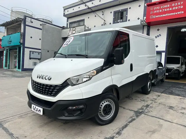 Carro Iveco Daily Furgão 2022 DAILY FURGÃO 30-130 2.3 9m³ (Diesel)