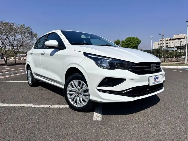 Carro Fiat Cronos 2023 Drive 1.0 (Flex) MT