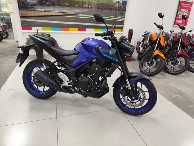 Carro Yamaha MT-03 2025 ABS