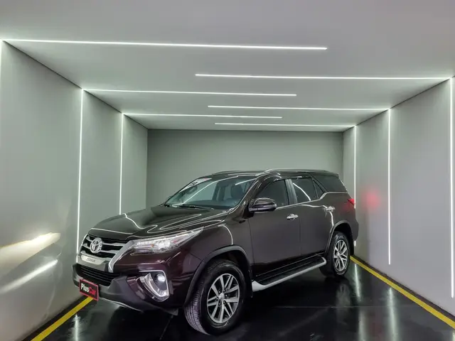 Carro Toyota SW4 2019 2.8 TDI SRX 7L 4x4 (Aut) (Diesel)
