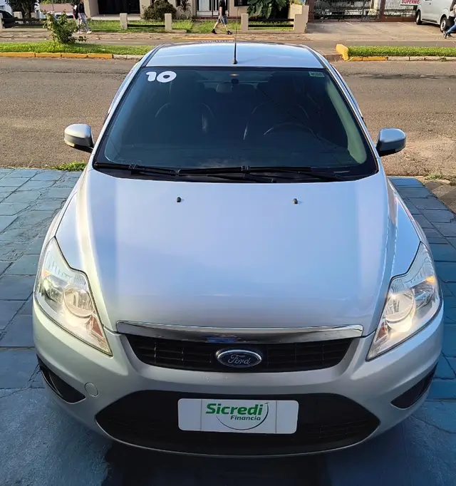Carro Ford Focus Hatch 2010 GLX 1.6 16V (Flex)