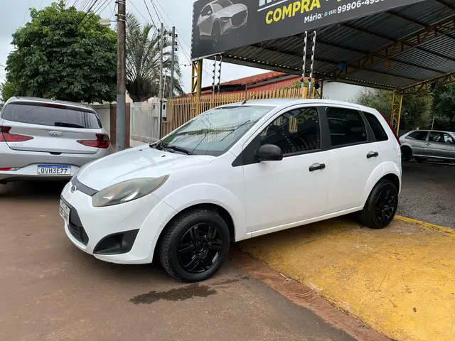 Carro Ford Fiesta Hatch 2013 Rocam 1.0 (Flex)