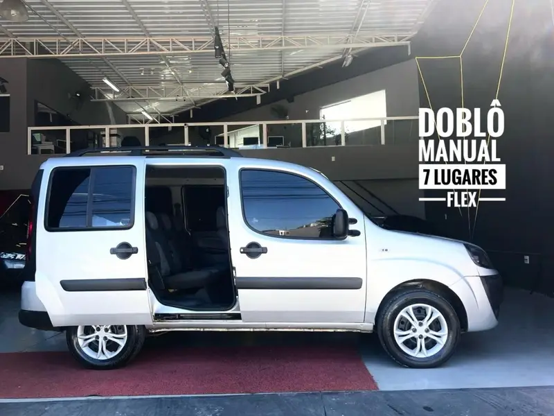 Fiat Doblò Essence 1.8 16V (Flex)