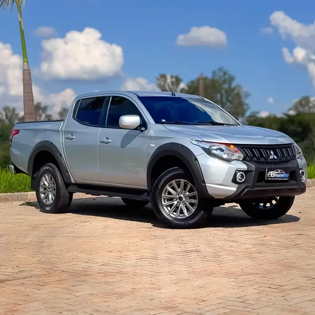 Carro Mitsubishi L200 Triton Sport 2019 GLS 2.4 CD Diesel Mec.