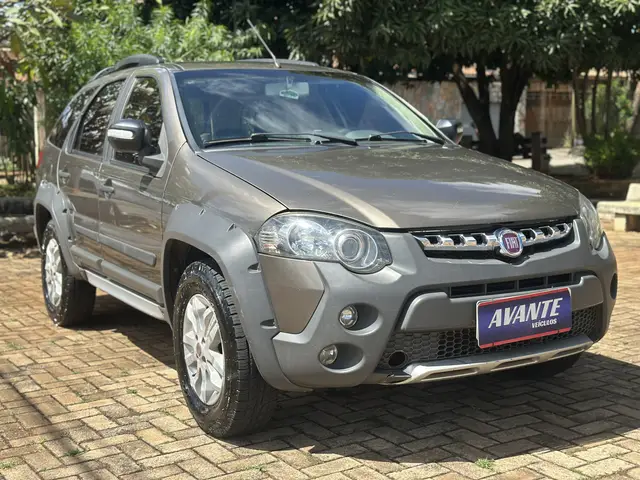 Carro Fiat Palio Weekend 2013 Adventure 1.8 16V Dualogic (Flex)