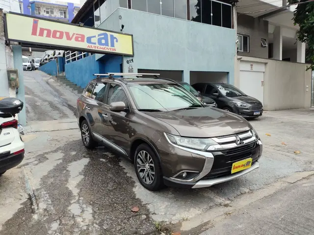 Carro Mitsubishi Outlander 2016 2.2 DI-D 4WD (Aut)
