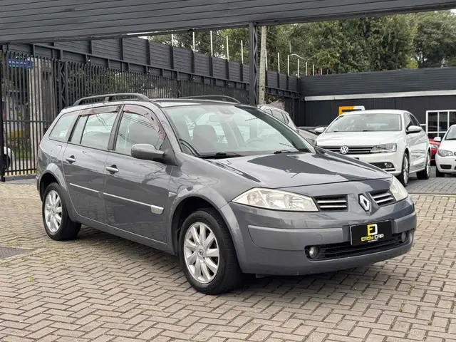 Carro Renault Megane Grand Tour 2011 Mégane Grand Tour Dynamique 1.6 16V (flex)