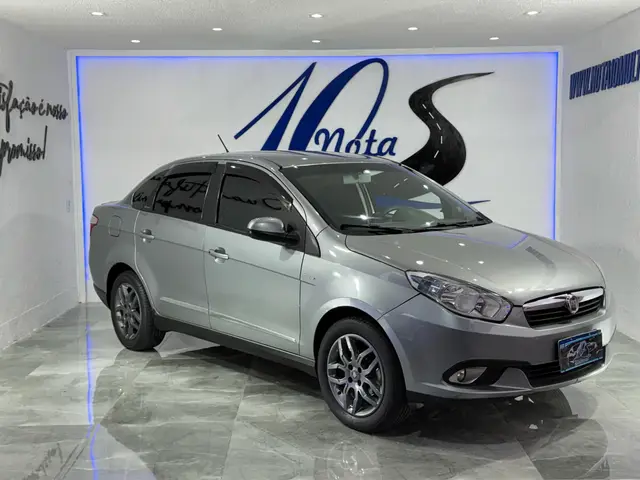 Carro Fiat Grand Siena 2014 Essence 1.6 16V (Flex)