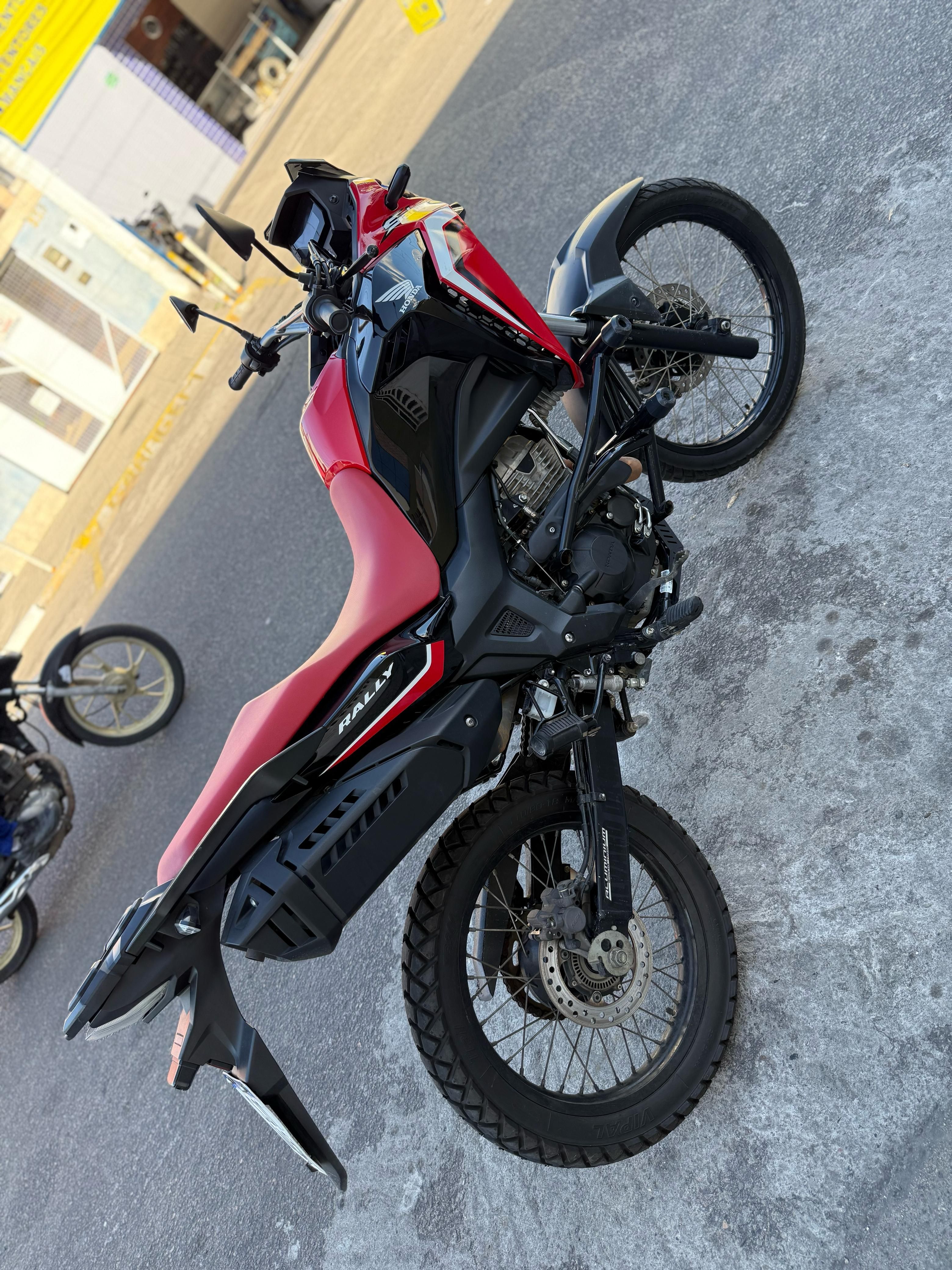 Honda XRE Sahara 300