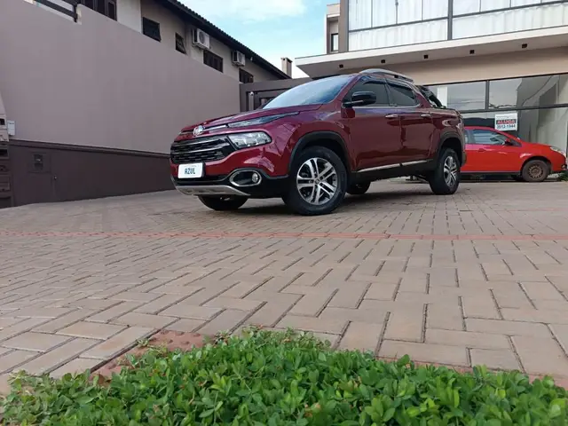 Carro Fiat Toro 2017 Volcano 2.0 diesel AT9 4x4