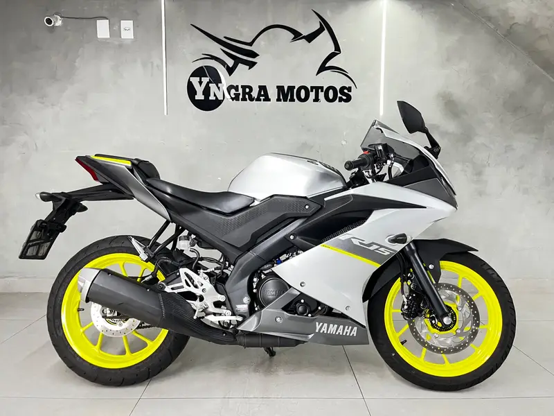 Yamaha YZF R15 ABS