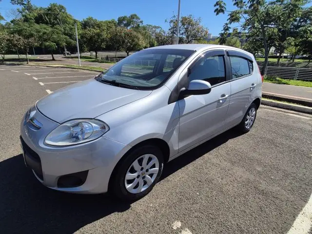 Fiat Palio Attractive 1.0 8V (Flex)