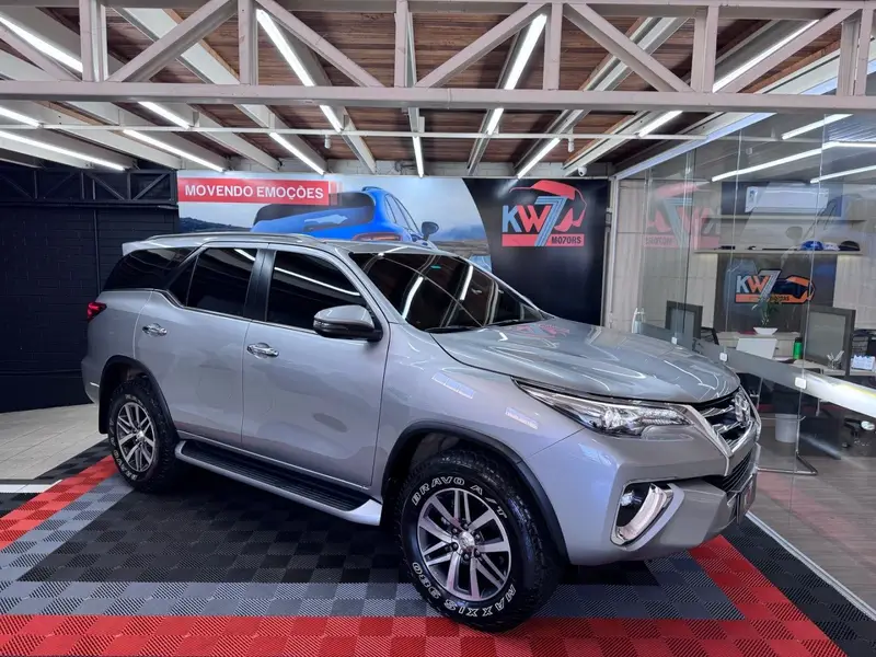 Toyota SW4 2.8 TDI SRX 5L 4x4 (Aut)