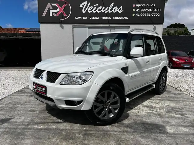 Carro Mitsubishi Pajero TR4 2013 2.0 16V 4x2 (Flex)