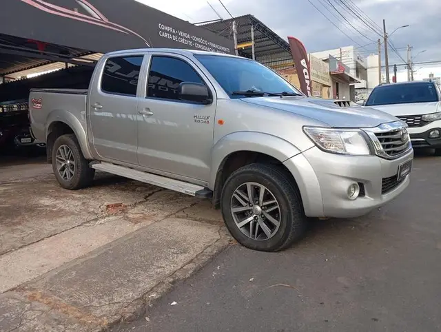 Carro Toyota Hilux Cabine Dupla 2013 Hilux 3.0 TDI 4x4 CD SR (Aut)
